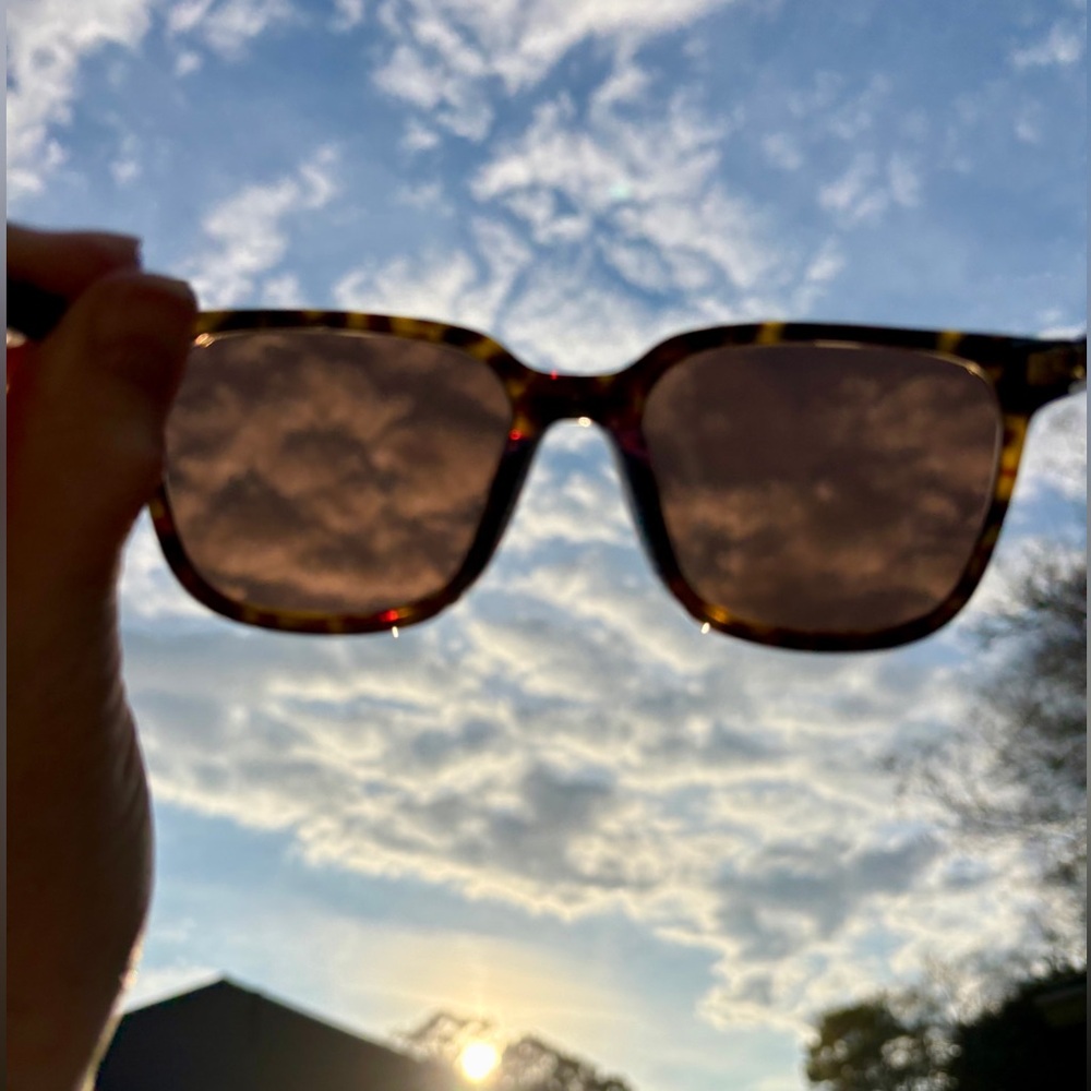 Bottega Veneta Havana Classic Tortie Sunglasses BV1255SA 002 Newer model EUC 😎🌟 - Picture 15 of 16